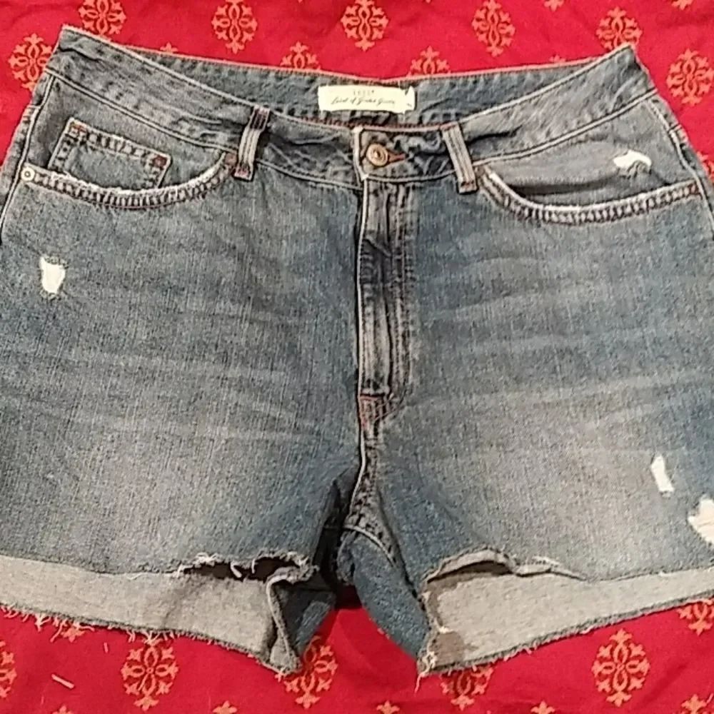 H& m short